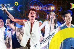 Charlie Puth cùng các nghệ sỹ trình diễn tại nhạc hội 8Wonder