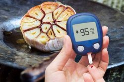 6 cách tăng cường sử dụng tỏi có lợi cho người bệnh đái tháo đường