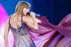 Fan Taylor Swift giận dữ vì có vé chưa chắc đã được vào xem 'The Eras Tour'