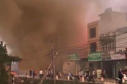 Khống chế đám cháy khu nhà xưởng tại huyện Hoài Đức