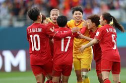 Thủ môn Kim Thanh: Từ đầu gối băng kín đến pha đẩy penalty 'thần thánh'