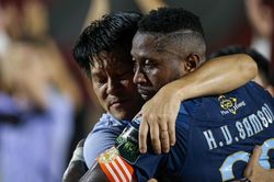 V-League đua nước rút và nỗi lòng Lê Huỳnh Đức, Vũ Tiến Thành
