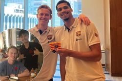 Giật mình với hình ảnh Frenkie De Jong đi ăn bún chả tại Việt Nam, fan nghi ngờ là 'hàng giả'