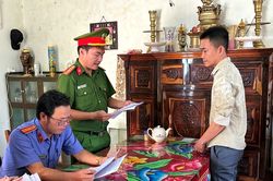 Bắt một viên chức Văn phòng Đăng ký đất đai tỉnh Quảng Ngãi