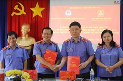 Trường Nghiệp vụ kiểm sát và VKSND TP HCM ký kết quy định phối hợp