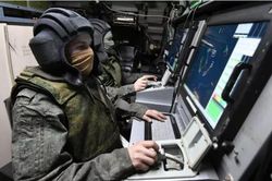 Bán đảo Crimea và thủ đô Moskva bị tấn công dồn dập bằng UAV