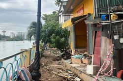 TP.HCM hỗ trợ người dân bị ảnh hưởng bởi sụt lún bờ kênh Thanh Đa