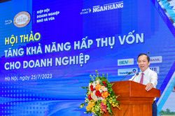 Ngân hàng muốn đẩy tín dụng, doanh nghiệp làm sao hấp thụ vốn?