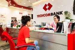 Techcombank: Lợi nhuận 6 tháng đạt hơn 51% kế hoạch cả năm, CASA tăng trở lại