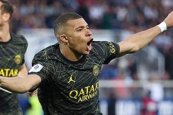 Mbappe từ chối mức lương 700 triệu euro một năm từ Al Hilal, sẵn sàng ngồi dự bị ở PSG cả mùa tới