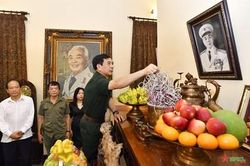 Đại tướng Phan Văn Giang dâng hương, tri ân các đồng chí nguyên lãnh đạo Đảng, Nhà nước, Quân đội