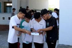 Tuyển sinh Đại học 2023: Dự báo điểm chuẩn xét tuyển điểm thi Tốt nghiệp Trung học Phổ thông biến động nhẹ