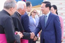Chủ tịch nước và Phu nhân đến Rome, bắt đầu chuyến thăm cấp Nhà nước Italy và thăm Tòa thánh Vatican