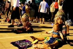Sa Pa: Tái diễn cảnh chèo kéo, đeo bám khách và ăn xin