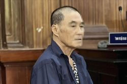 Đâm người tình trọng thương vì chia tay đòi quà không được