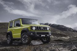 Ưu nhược điểm Suzuki Jimny 2023: Vẻ ngoài thời trang, bên trong lại kém sang
