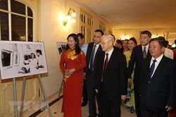 Văn học nghệ thuật Việt Nam: 'Gắn bó máu thịt với Nhân dân và dân tộc'