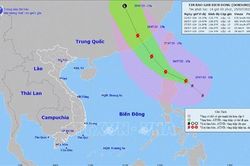 Bão Doksuri tiến gần Biển Đông
