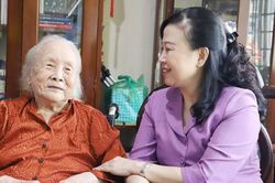 Lãnh đạo Bộ Y tế và Công đoàn Y tế Việt Nam đến thăm và tri ân gia đình liệt sỹ, bác sĩ Đặng Thùy Trâm