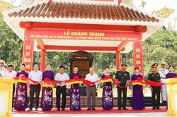 Khánh thành, bàn giao Nhà tưởng niệm liệt sĩ tại Tiểu khu 67