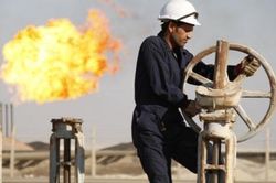 Giá xăng dầu hôm nay ngày 25/7: Đà tăng dần được củng cố, tiến sát mốc 83 USD