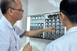 Chó lai tấn công khiến bé trai 3 tuổi trọng thương vùng đầu, mặt