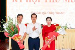 Đồng chí Lê Anh Thư được bầu giữ chức Phó Chủ tịch UBND quận Hoàn Kiếm