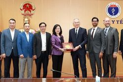 Bộ trưởng Bộ Y tế Đào Hồng Lan tiếp cựu Thủ tướng Anh Tony Blair