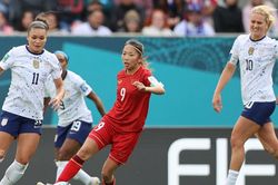 Đội tuyển nữ Việt Nam tìm bàn thắng đầu tiên ở World Cup