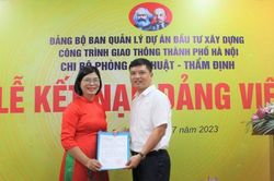 Kết nạp đảng viên trên công trường dự án đường Vành đai 4-Vùng Thủ đô