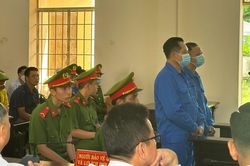 Xét xử vụ án đại gia ở biệt thự dát vàng cho vay lãi nặng và rửa tiền