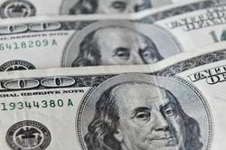 Đồng USD: 'Cắm đầu' ở 'chợ đen', lên đỉnh 2 tuần ở châu Á