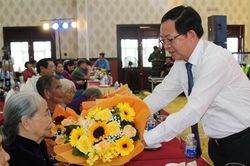 Bình Định tổ chức buổi gặp mặt người có công với cách mạng tiêu biểu