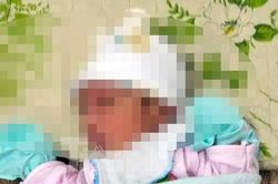 Bé trai sơ sinh 3 ngày tuổi bị bỏ rơi trước hiên nhà