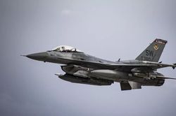 Kiev nói ý nghĩa của máy bay chiến đấu F-16, Ba Lan viện trợ quân sự cho Ukraine