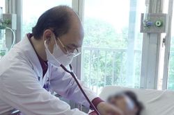 Vụ một công nhân vớt rác ở TP.HCM tử vong: Thêm người bị suy hô hấp nặng