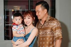 Bà xã Chi Bảo khoe body nuột nà, nhan sắc trẻ trung như thiếu nữ ở tuổi U40