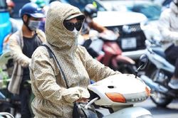 Siêu bão Doksuri sắp càn quét Biển Đông, miền Bắc tiếp tục đợt nắng đỉnh điểm