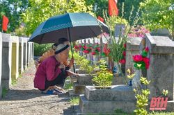 Nghĩa trang liệt sỹ Hàm Rồng những ngày tháng 7