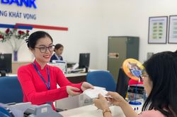 VietABank: Lợi nhuận giảm nhẹ nhưng lãi thuần dịch vụ tăng