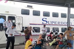 Gió giật cấp 7 cấp 8, sóng cao 2-3m tàu đi Phú Quốc ngưng hoạt động