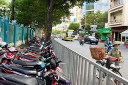 TP.HCM thu phí sử dụng vỉa hè từ 1/9