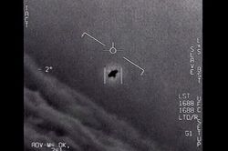 Quốc hội Mỹ điều trần về UFO, cựu sĩ quan nói Mỹ có hài cốt 'không phải con người'