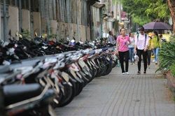 TP HCM chính thức thu phí sử dụng vỉa hè, lòng đường