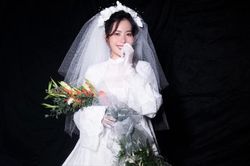 Nam Em công khai có chồng, không muốn bị 'ghép cặp' với nam ca sĩ khác?