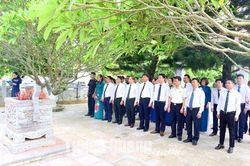 Các cơ quan hệ thống ngành tài chính dâng hương tưởng niệm Anh hùng liệt sĩ Phạm Văn Khang và đồng đội