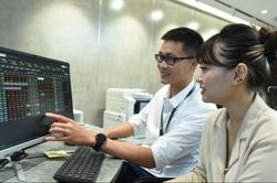 Chứng khoán 26/7: VN-Index chính thức lấy lại mốc 1.200 điểm
