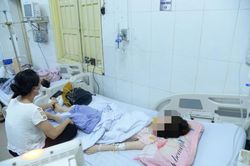 Chỉ 3 ngày bỏ tiêm insulin, một phụ nữ biến chứng nguy kịch