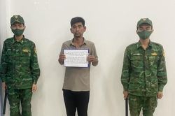 Đối tượng vận chuyển 19kg kim loại nghi là vàng ra đầu thú