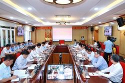 Khắc phục tình trạng lạm quyền, lộng quyền, thao túng trong công tác cán bộ